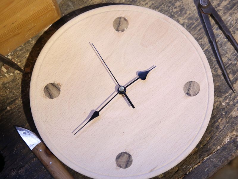 Concevez votre horloge en bois tourné