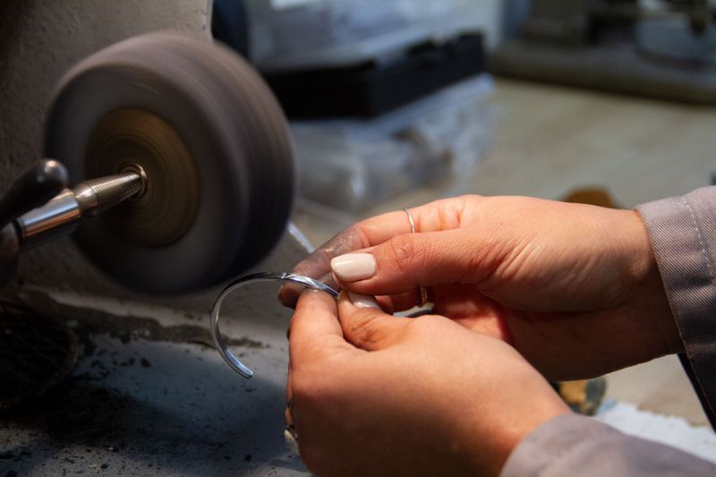 Façonnez votre jonc en argent