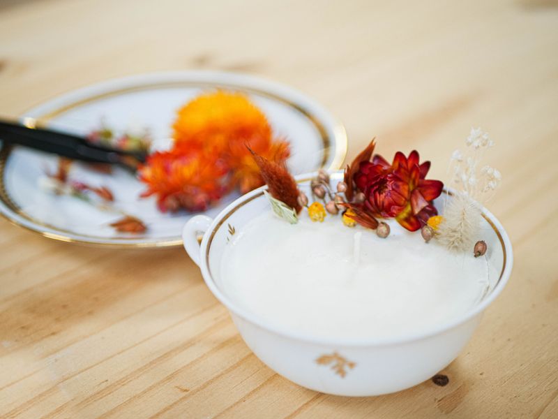 Réalisez votre bougie fleurie